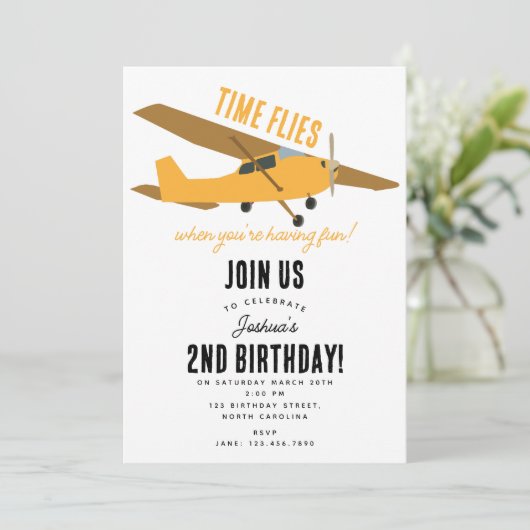 黄色い飛行機キッズ1st誕生日パーティータイムフライ 招待状 (スタンド正面)