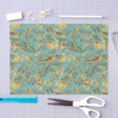 黄色い鳥と花の房がある熱帯のジャングル 薄葉紙 (クラフト)