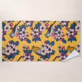 黄色い鳥と花 ビーチタオル (正面)