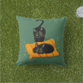 黄色い鳥と黒猫 / ベッドの上の2匹の黒猫 アウトドアクッション (芝生)