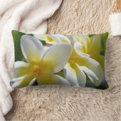 黄色いFrangipaniの枕 ランバークッション (ブランケット)