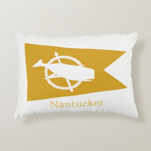黄色いNantucketのクジラの旗の枕 アクセントクッション (正面)