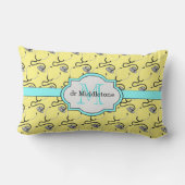 黄色おもしろい名の医師の聴診器 ランバークッション (裏面)