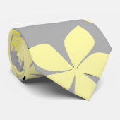 黄色および灰色の花。 花パターン ネクタイ (ロール)