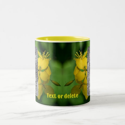 黄色かわいらしのWildflowersフレーム写真を追加 ツートーンマグカップ (中央)