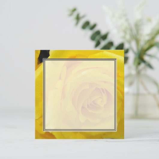 黄色かわいらし結婚のバラ空白のの花のパーティー 招待状 (スタンド正面)