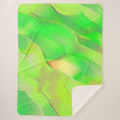 黄色がかった鮮やかな緑に彫られた小さい シェルパブランケット (正面)