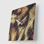 黄色がかった黒い斑点のある爬虫類の皮膚？ スクエア壁時計 (傾斜)