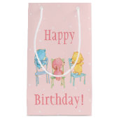 黄色く、ピンク、青椅子に関係します スモールペーパーバッグ (正面)