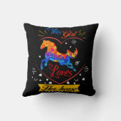 黄色この少女は彼女の馬を愛している クッション (裏面)