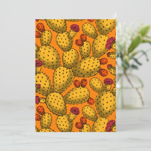 黄色で咲くオプンティア (スタンド正面)