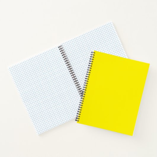 黄色とオレンジ色の抽象的な形がプレーンな背景に重なり合う ノートブック (内部)