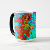 黄色とオレンジ色の花を持つアクアトロピカル モーフィングマグカップ (正面左)