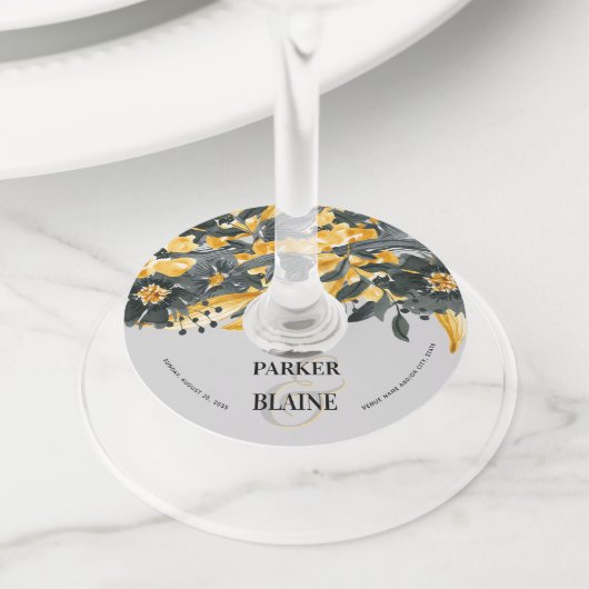 黄色とグレーエレガントのフローラの結婚水色 ワイングラスタグ (クローズアップ)