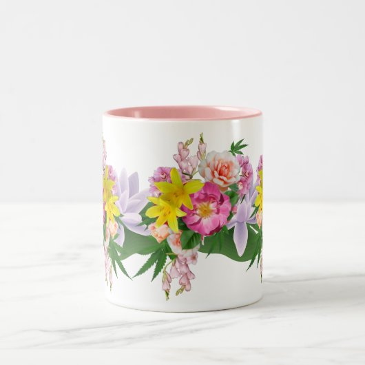 黄色とピンクの庭の花 – エレガントフローラ ツートーンマグカップ (中央)