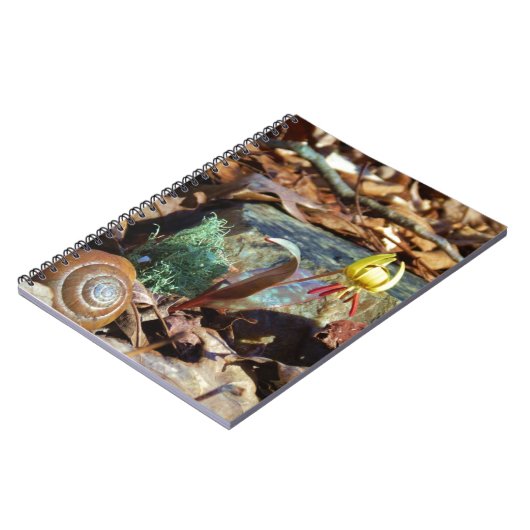 黄色と梅のスイレンとカタツムリ ノートブック (左側)