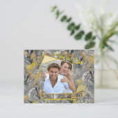 黄色と灰色の植物のおもしろいで表葉現する 案内ポストカード (スタンド正面)