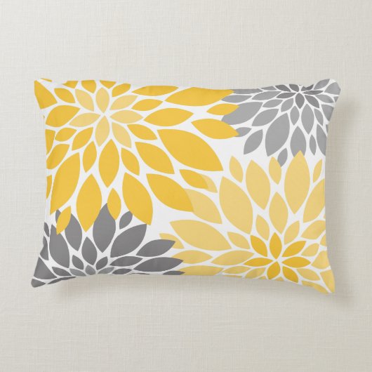 黄色と灰色の菊の花柄 アクセントクッション (裏面)