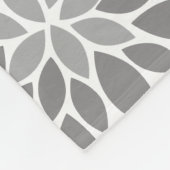 黄色と灰色の菊の花柄 フリースブランケット (角)