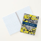 黄色と灰色の迷彩自分の名前をパーソナライズ ノートブック (内部)