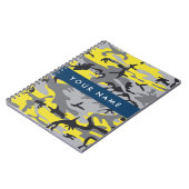 黄色と灰色の迷彩自分の名前をパーソナライズ ノートブック (左側)