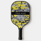 黄色と灰色の迷彩自分の名前をパーソナライズ ピックルボールラケット (裏面)