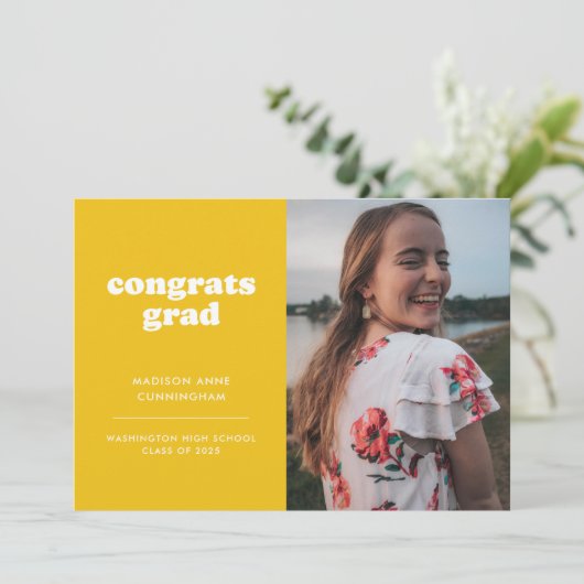 黄色と白のおめでとう大学院写真卒業 案内状 (スタンド正面)