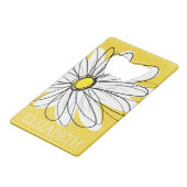 黄色と白のお洒落デイジーとカスタム文字 クレジットカード栓抜き (正面アングル)