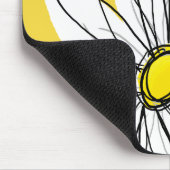 黄色と白のお洒落デイジーとカスタム文字 マウスパッド (コーナー)