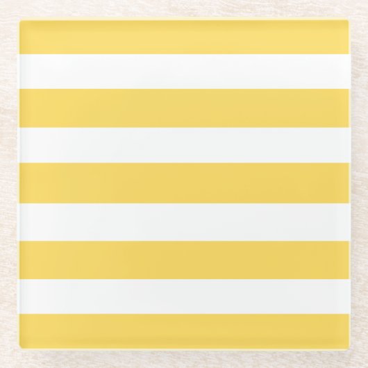 黄色と白のデッキチェアのストライプ ガラスコースター (正面)