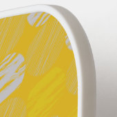 黄色と白のモノグラムモダンピックボールパドル ピックルボールラケット (左詳細)