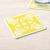 黄色と白の地中海のタパターン(の模様が)あるイル スクエアペーパーコースター (アングル)