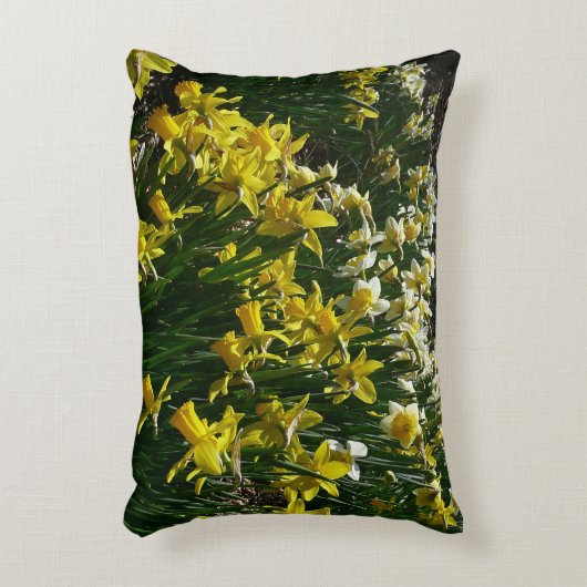 黄色と白の水仙の春の花 アクセントクッション (正面(垂直))