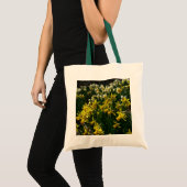 黄色と白の水仙の春の花 トートバッグ (正面(商品))