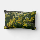 黄色と白の水仙の春の花 ランバークッション (裏面)