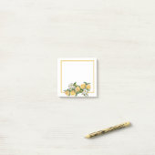 黄色と白の花が咲く窓 – ポストイット (デスク上)