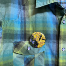 黄色と紫のデイジーボタン 缶バッジ