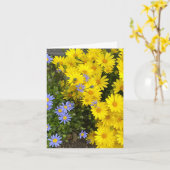 黄色と紫のデイジー パーソナライズされたグリーティングカード カード (黄色い花)