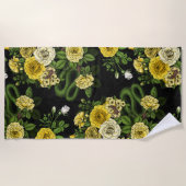 黄色と緑のバラに隠れている ビーチタオル (正面)