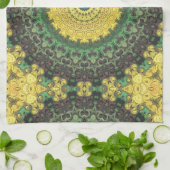 黄色と緑の万華鏡のように千変万化するパターンマンダラパターン キッチンタオル (折り畳み)