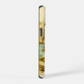 黄色と緑の巨大なバラ  iPhone 15ケース (右側面)