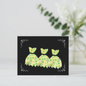 黄色と緑の花のドレスとフレーム ポストカード (スタンド正面)