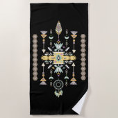 黄色と緑の部族のデザイン ビーチタオル (正面)