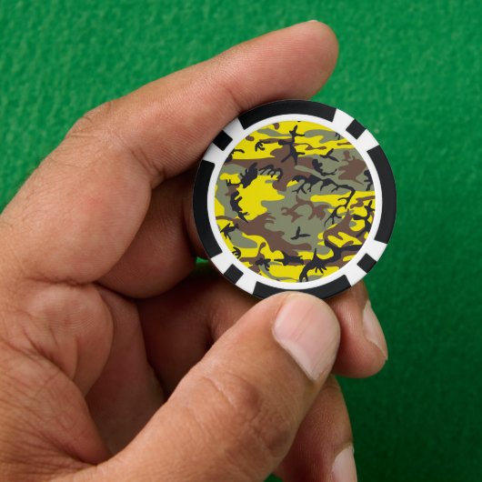 黄色と茶色のカモフラージュ ミリタリー 軍 ポーカーチップ (手)
