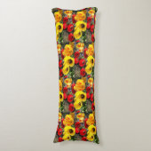 黄色と赤のチューリップ ボディピロー (正面縦)