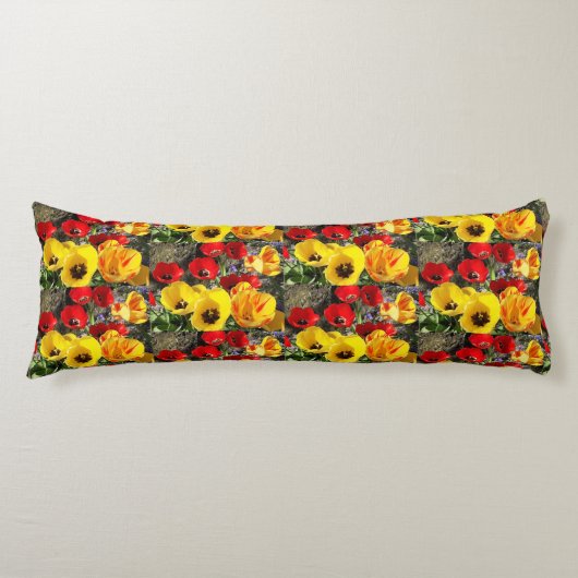 黄色と赤のチューリップ ボディピロー (正面)