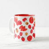 黄色と赤のトマト色の鉛筆スケッチ ツートーンマグカップ (正面左)