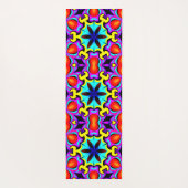 黄色と赤のパターン（の模様が）あるヨガマット ヨガマット (裏面)