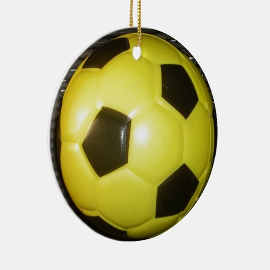 黄色と黒のサッカー。 セラミックオーナメント (右)