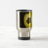 黄色と黒のサッカー。 トラベルマグ (中央)